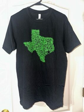 Black Men's T-Shirt with Green Texas Graphic 4/20 hemp shirt